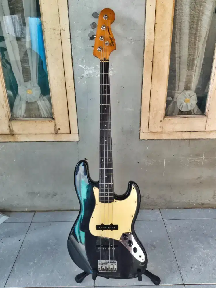 Squier Jazz Bass Mulus dan Original