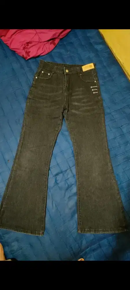 Celana cutbray snowblack