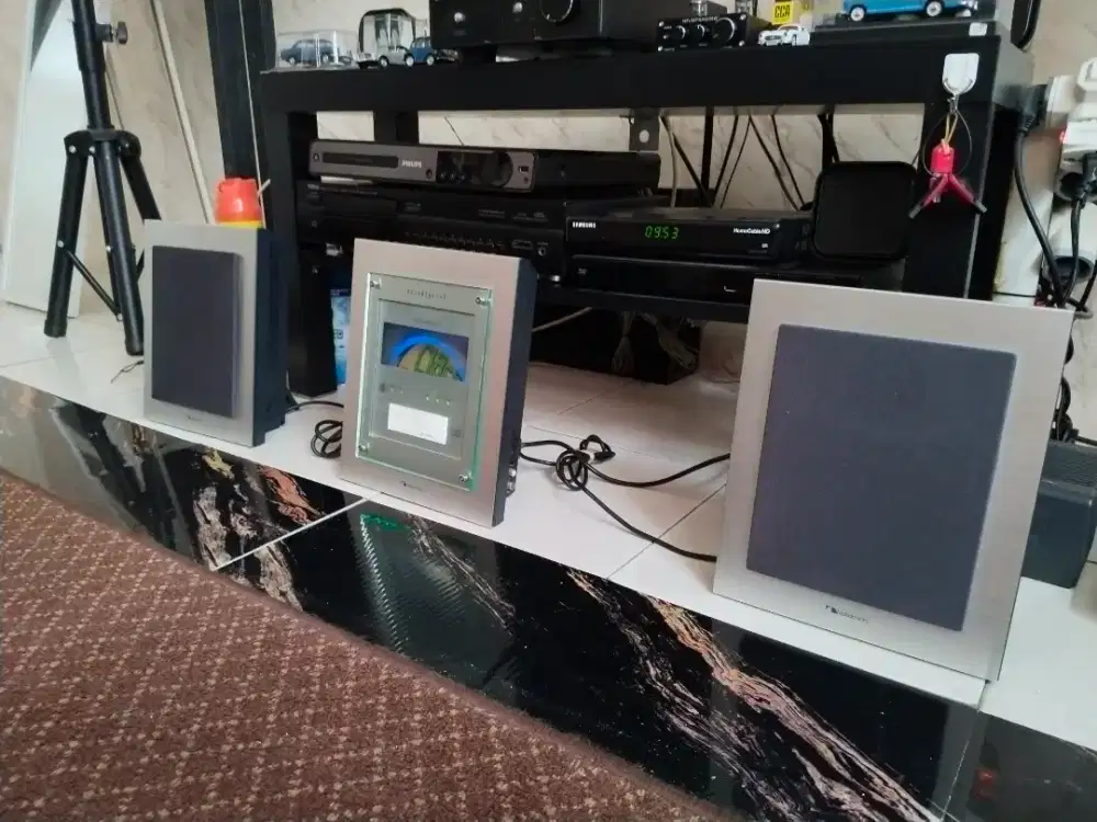 Nakamichi sound space 5 , cd player isi 3 , kondisi mulus dan normal