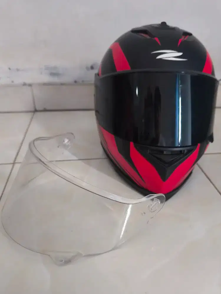Helm Full Face Zeus ZS 822 Size L (100% Ori). Bonus Visor Clear.