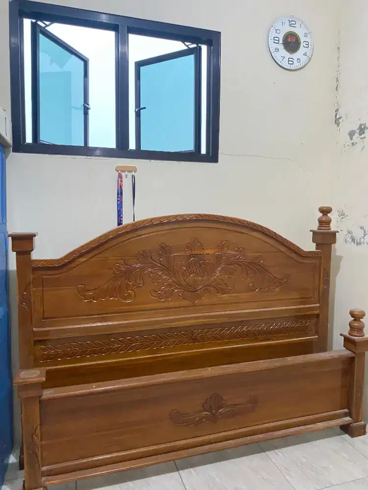 Jual dipan tempat tidur kayu