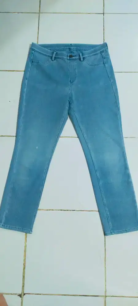 UNIQLO Celana Jegging Wanita size M besar