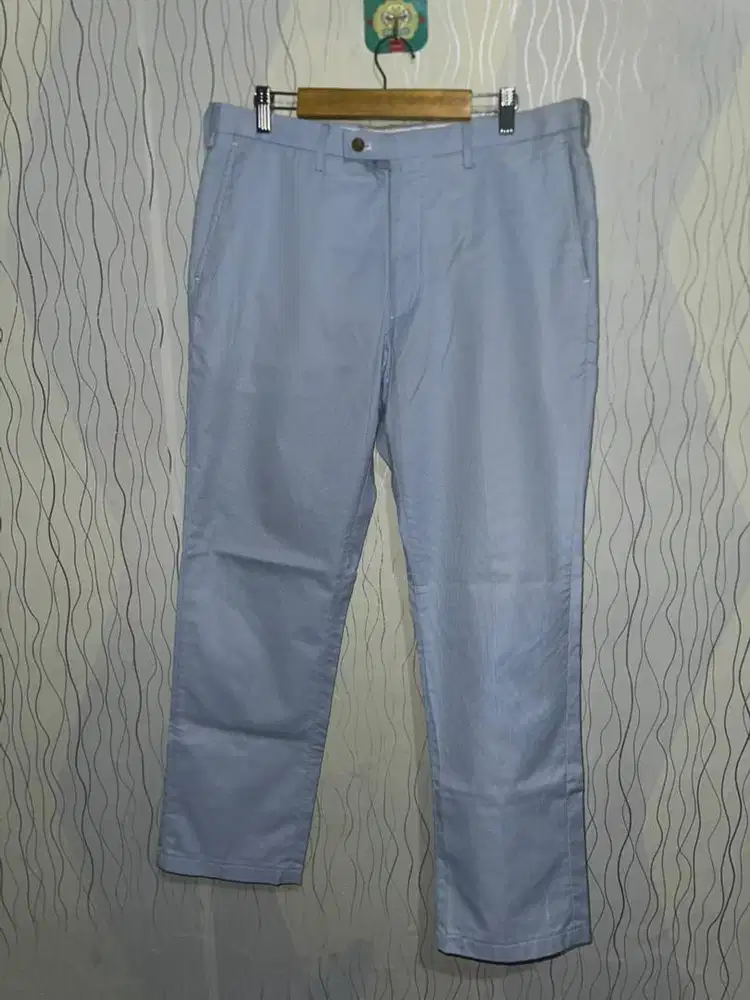 Uniqlo Men chinos Light Blue size 34
