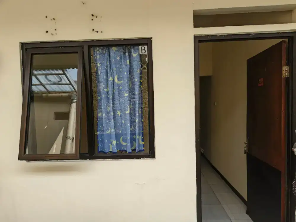 Rumah Petakan Kamar bertembok Cilandak, Jagakarsa, Jakarta Selatan
