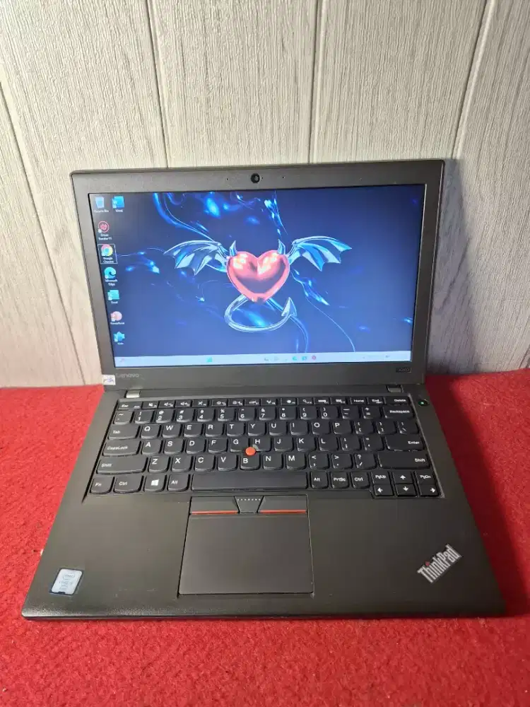 Lenovo Thinkpad x260 Core i5 Gen5 Ram8Gb Ssd256Gb Siap Pakai