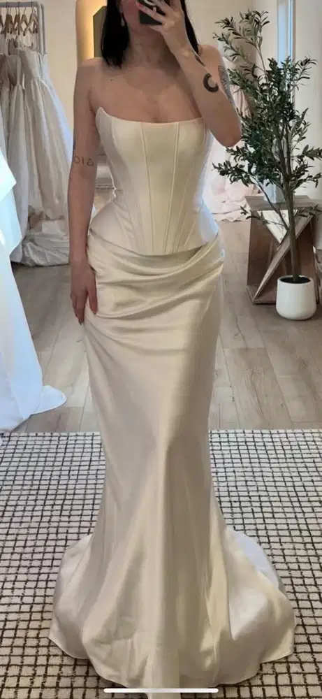 KARYAWAN BUTIK BRIDAL