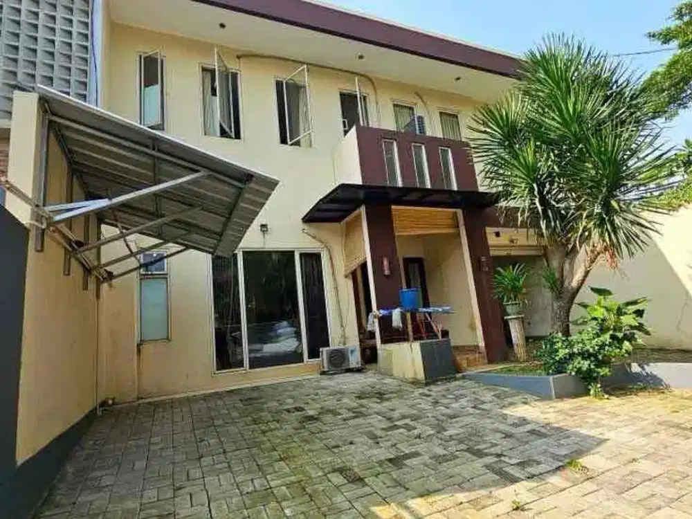 Rumah Luas di Komplek Megapolitan Cinere Nempel Pintu Tol