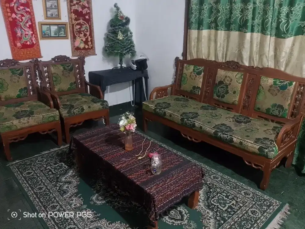 dijual sofa keadaan masih bagus