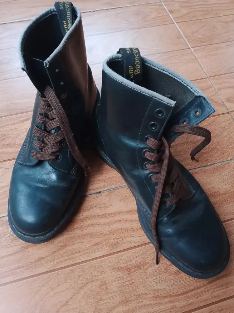 Dr.Martens 1490 Smooth Leather High Lace Up Boots