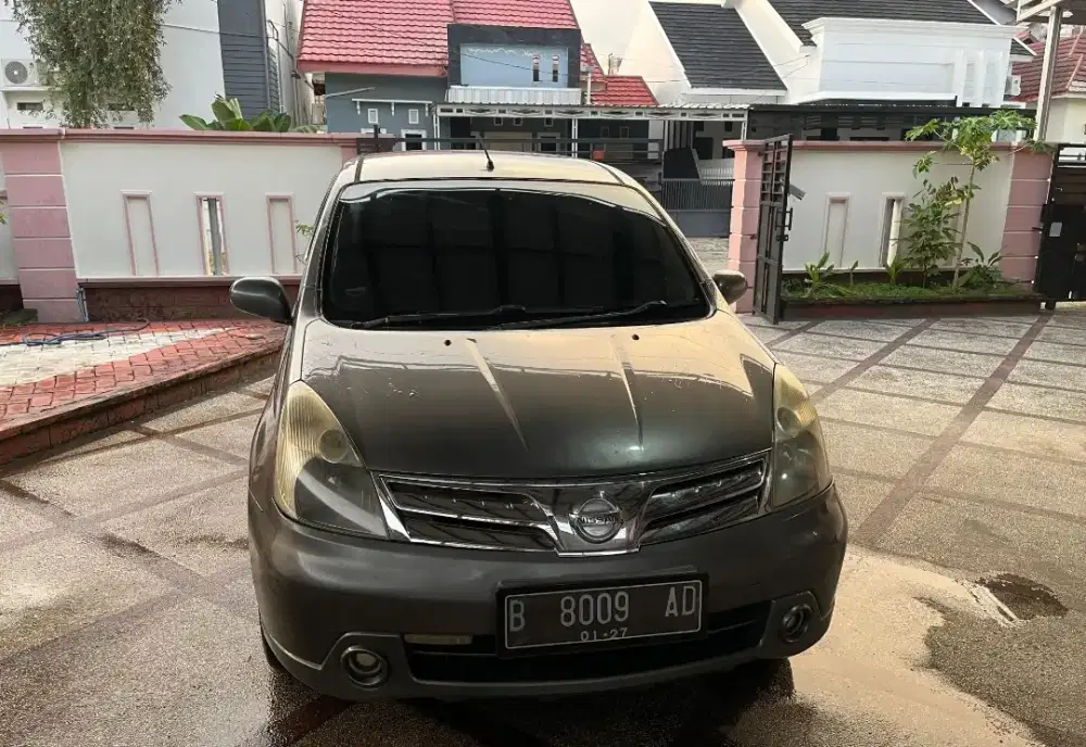 Di jual mobil pribadi AC dingin 3 baris sdh pakai remote