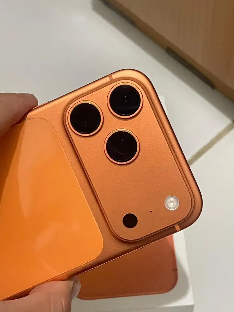 IPHONE 17 Pro Max 256GB Cosmic Orange