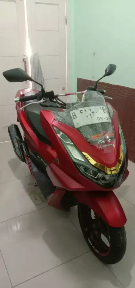Second like new Honda PCX 160 type ABS merah doff 2023
