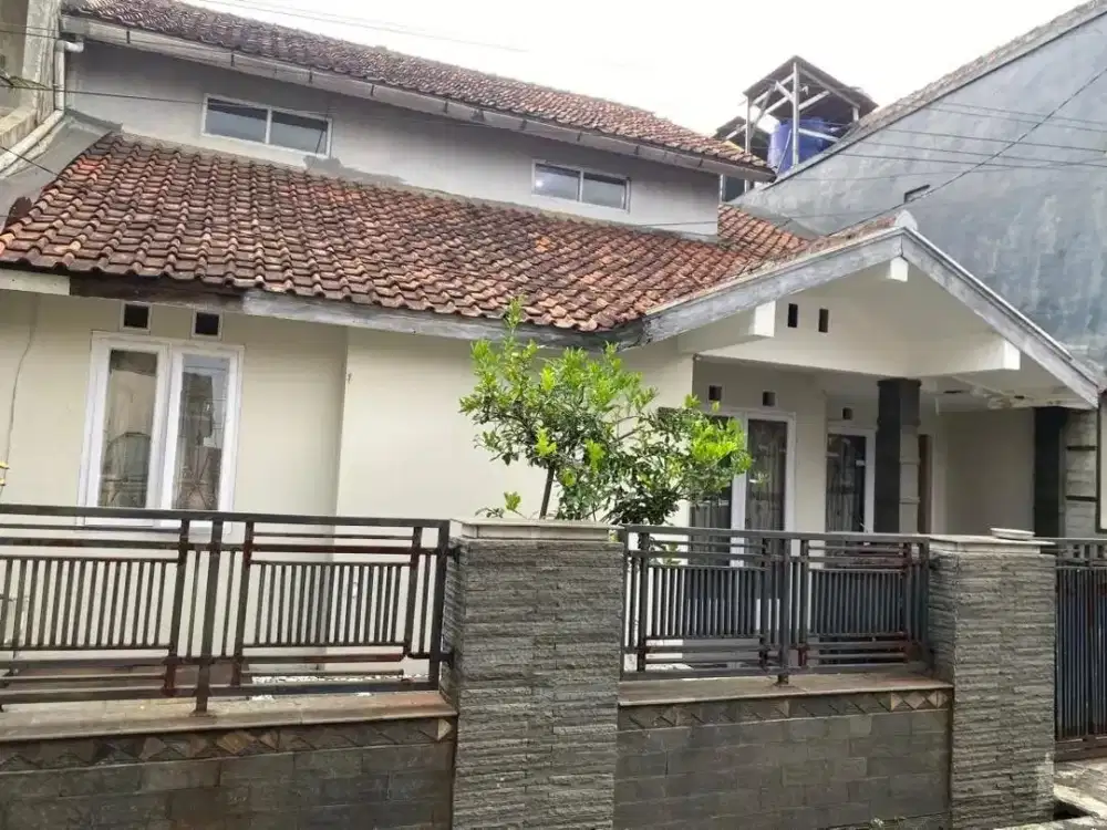 JARANG ADA*MURAH*FULL FURNISH*DISEWAKN RUMAH 2 LANTAI FULL FURNISH DI DAERAH MARGACINTA, BUAHBATU KOTA BANDUNG