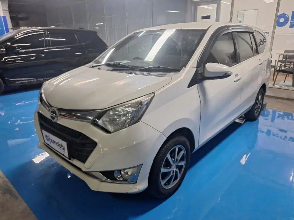 LOW DP Daihatsu Sigra 1.2 R Bensin-AT 2016 KIW