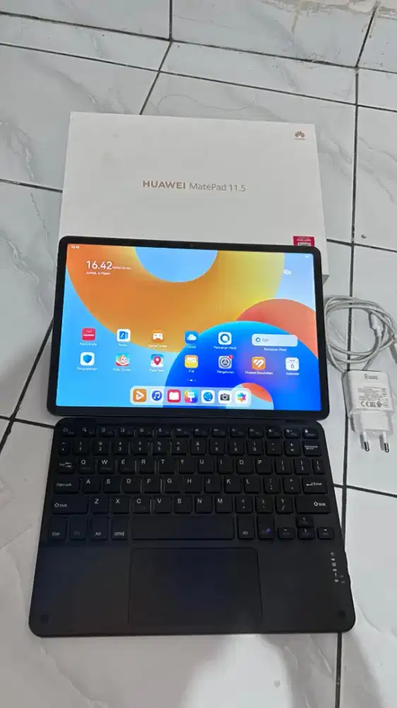 Di jual butuh dana huawe matepade 11.5 normal semua mulus lengkap ori