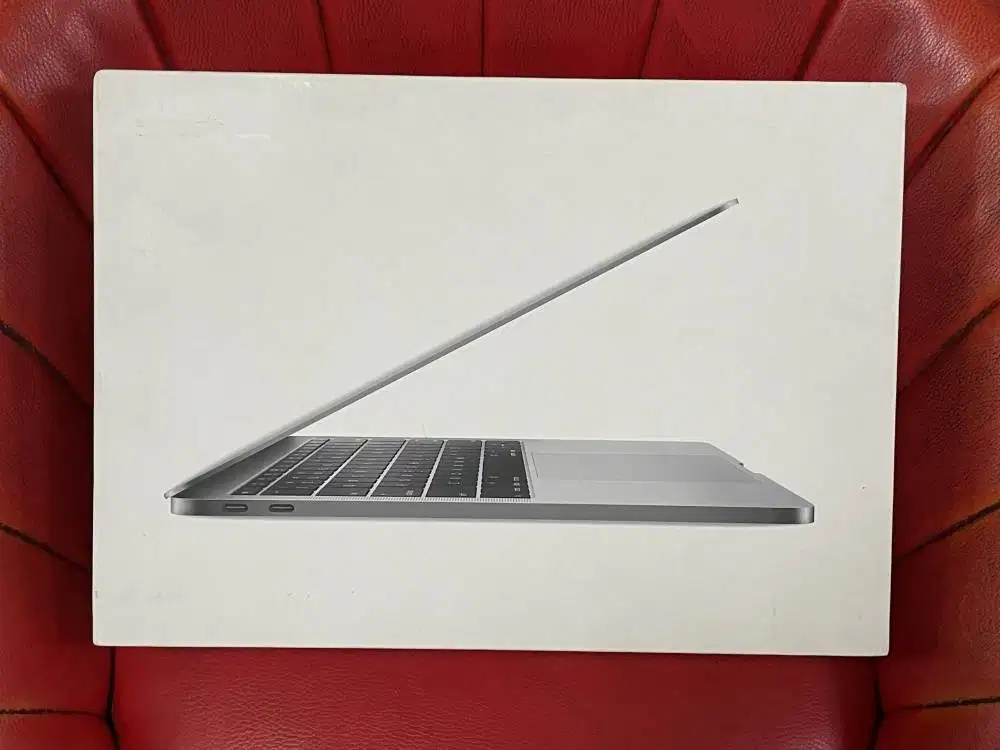 MacBook Pro 13 inch 2017 Non Touch Bar Core i5 8gb 256gb Fullset