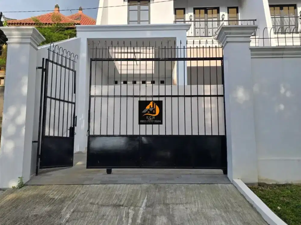 TP102.TURUN HARGA Rumah Baru Desain Classic Modern Dalam Komplek Di Duren Sawit Jakarta Timur