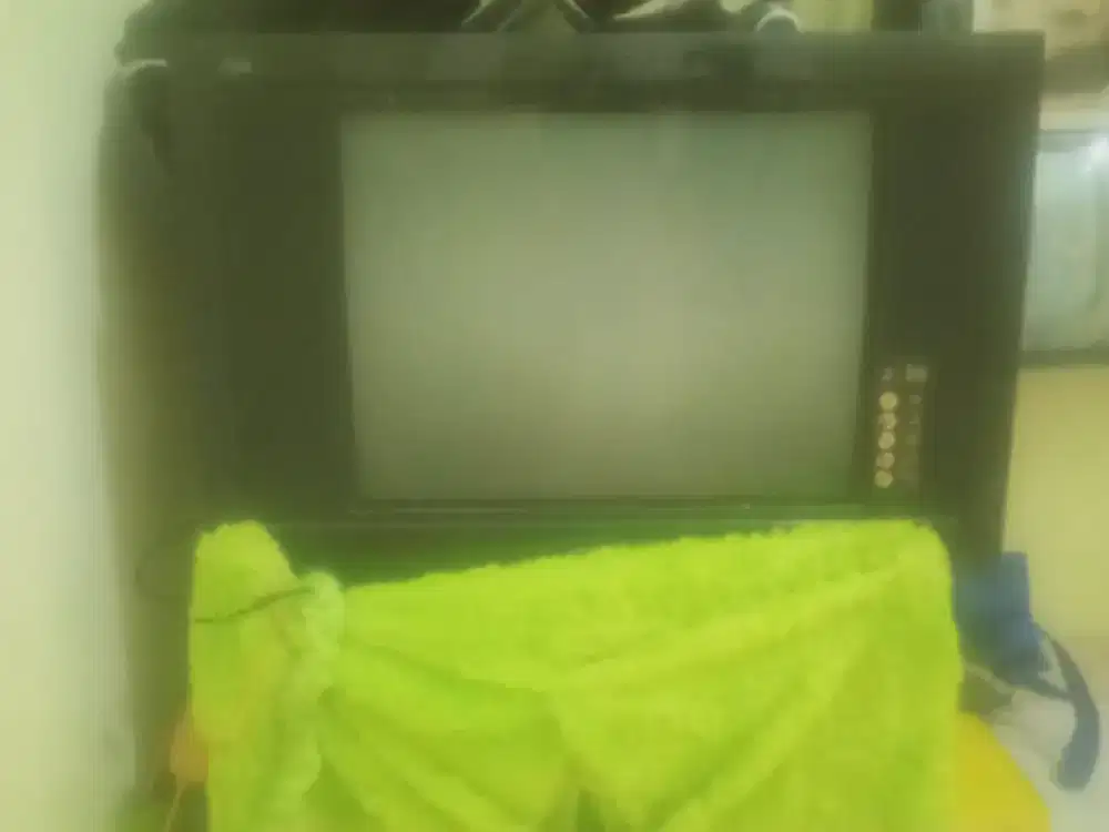 Tv Tabung polytron 24inch Kondisi normal semua 2