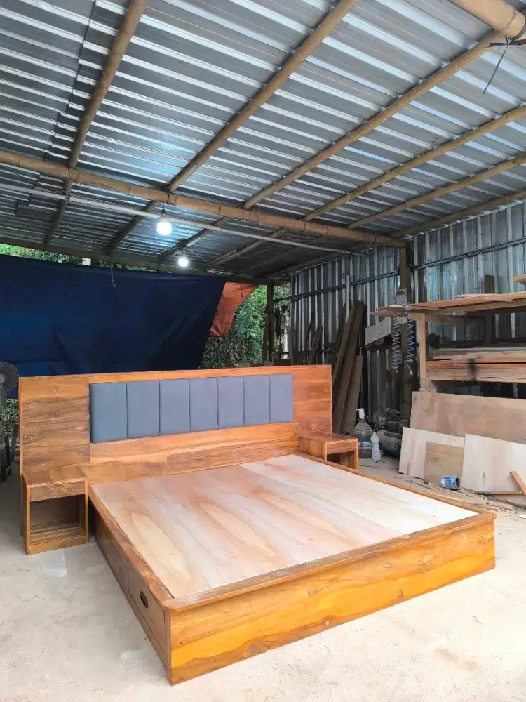 Dipan laci dan nakas