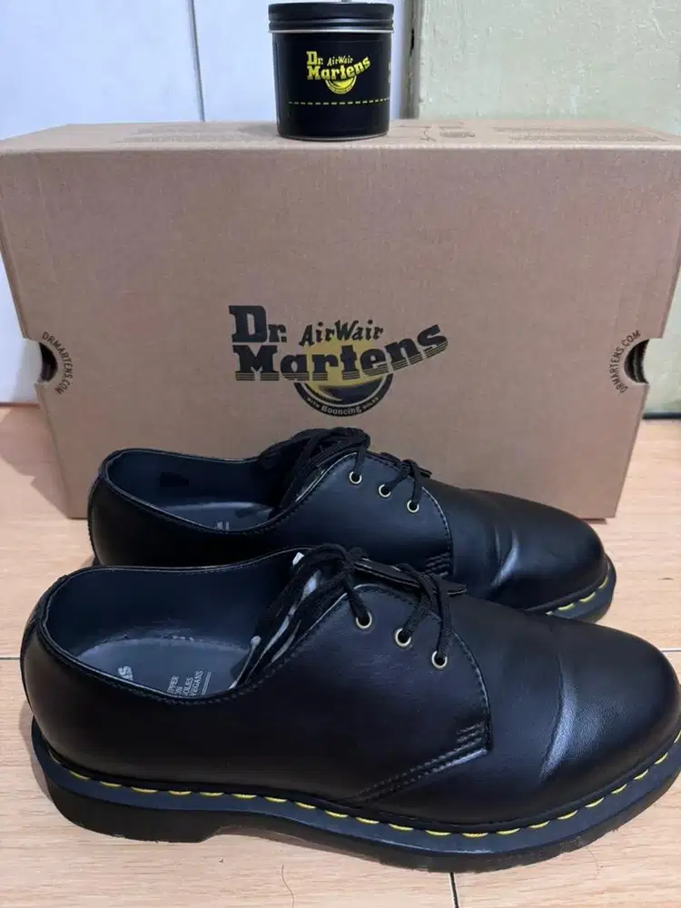 Docmart 1461 Black Smooth