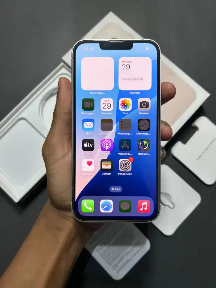 iPhone 13 warna pink