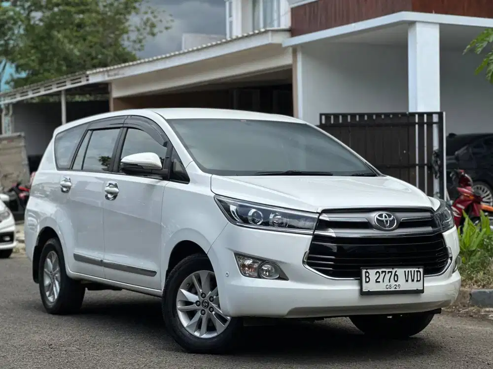 Toyota Innova 2.4 V AT 2019 Super White