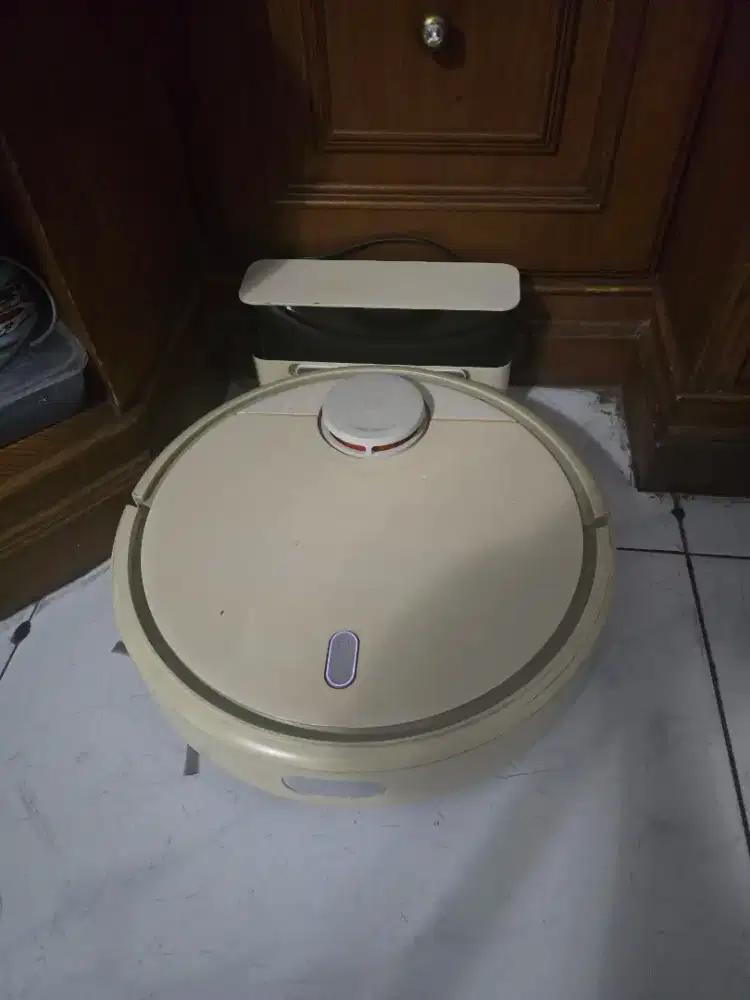 Vacum cleaner automatis merk Xiaomi
