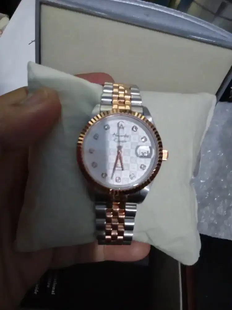 Jam Alexandre Christie wanita