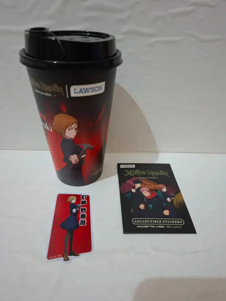 LIMITED EDITION: Tumbler Jujutsu Kaisen Lawson plus Sticker