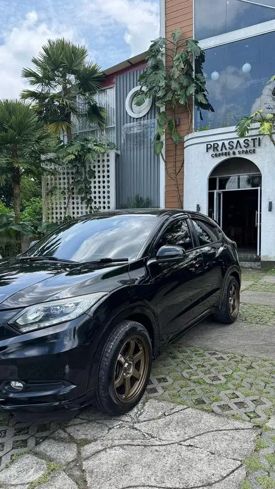 Hrv Prestige 1.8 hitam