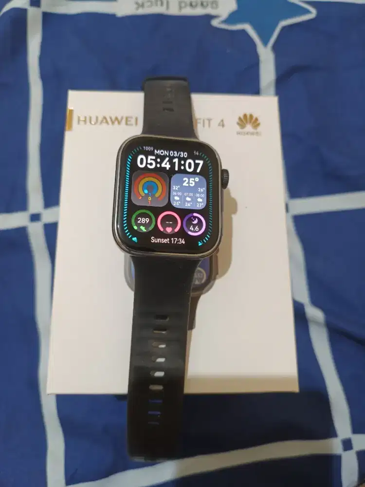 Watch Fit 4 No minus, Mulus Fullset Garansi on Pembelian Desmber 2025