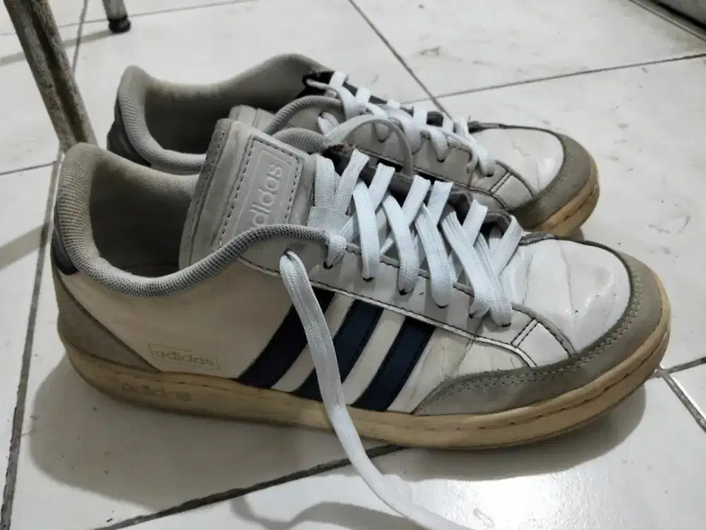 Sepatu Adidas size 41