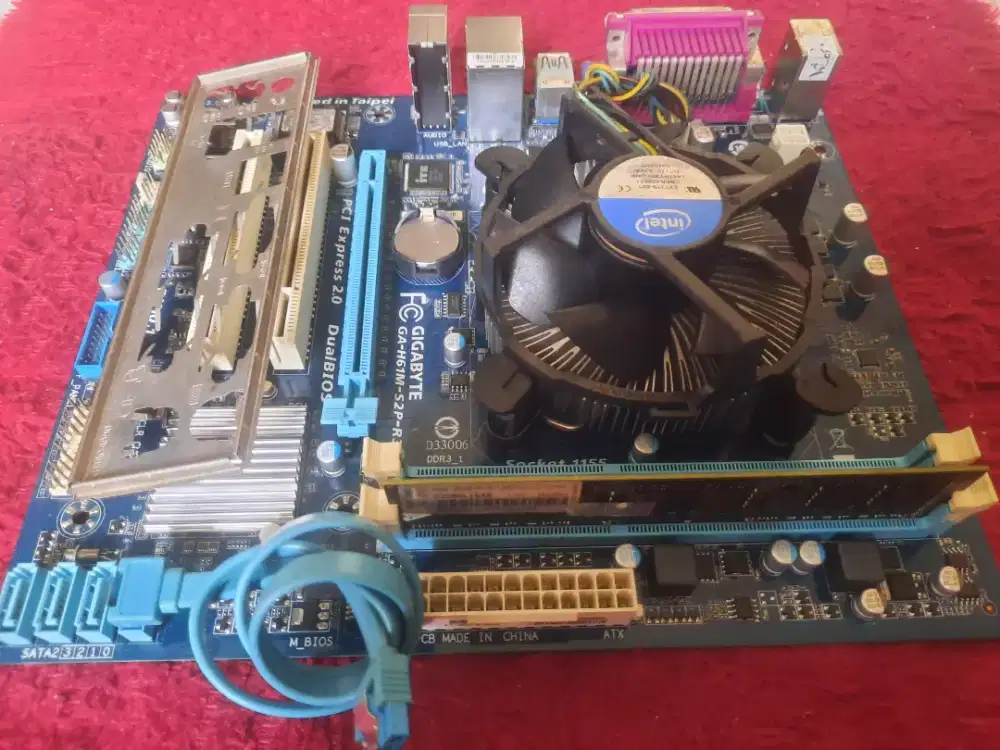 Jual Mobo 1Set(Gigabayte H61/i3-3240-Ram-8gb)Kondisi Normal Semua COD