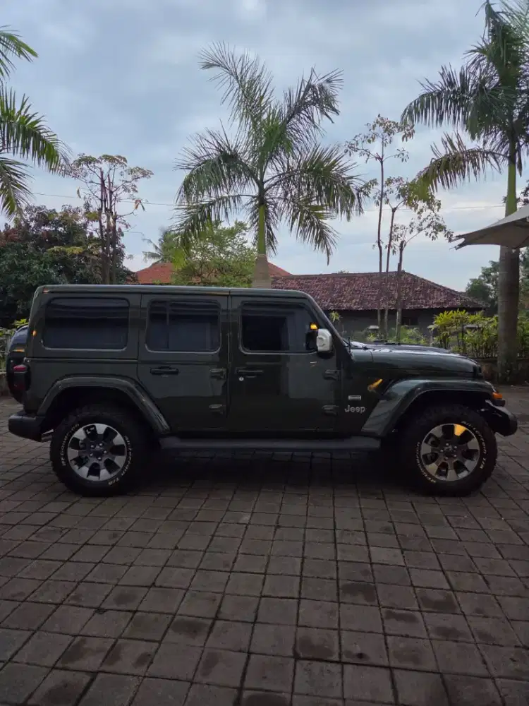 Dijual Jeep Wrangler Sahara 4 Door 2.0L Turbocharged nik 2023