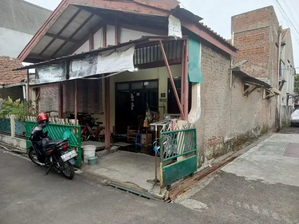 sangat strategis Rumah di Melong Raya Cijerah