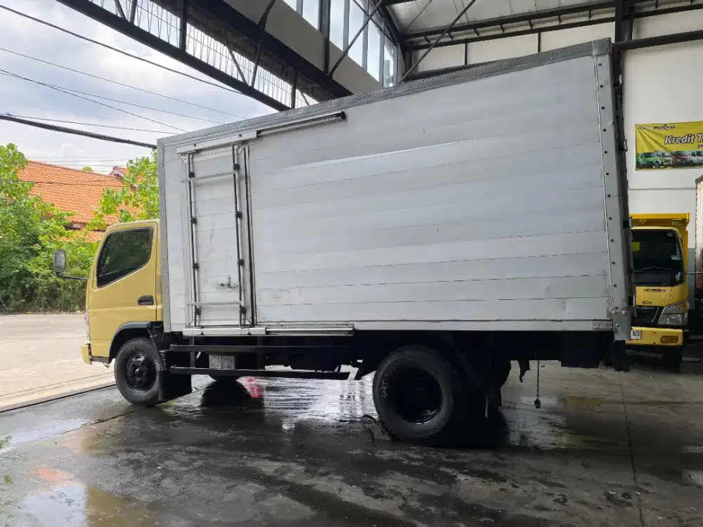 Truk Canter 6rdHD Th2016 Box Antik