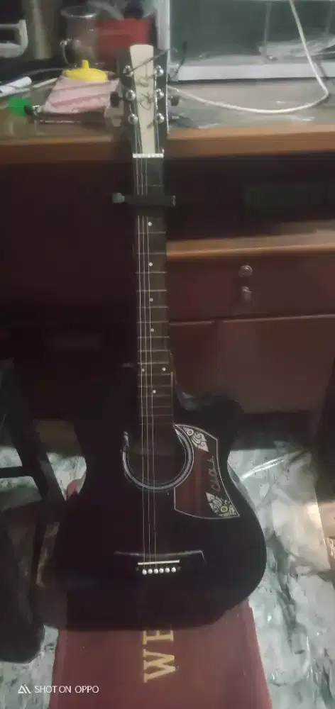 Jual gitar akustik 200 bekas seperti baru