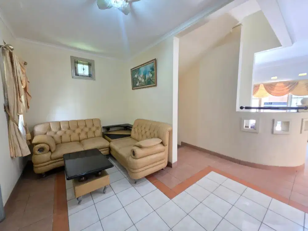 Dijual dan Disewakan Rumah Terawat Nyaman Siap Huni Lokasi di Parahyangan Rumah Villa PRV Gegerkalong Bandung