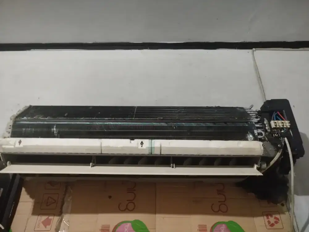 AC indoor Daikin Malaysia 2 pk