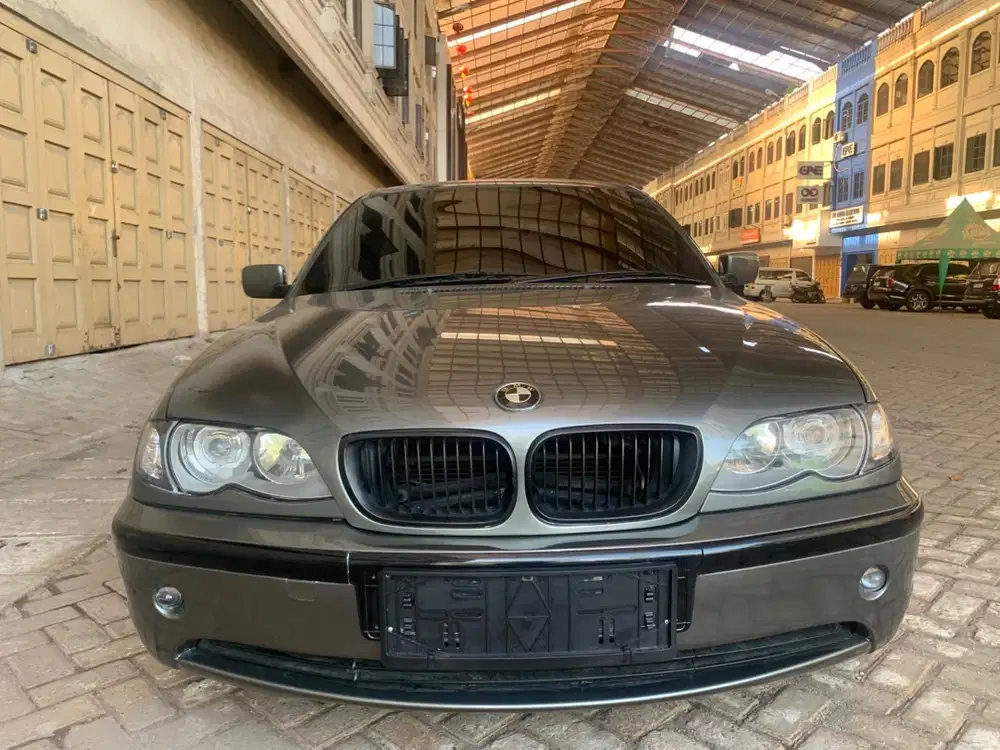 BMW 318i 2003 Bensin