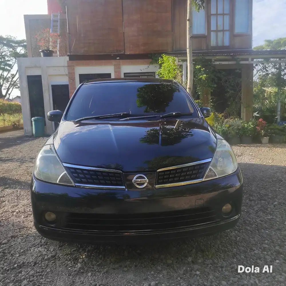 Nissan Latio 1.8AT Hatchback 2009