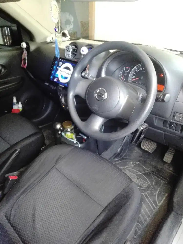 Nissan March AT 2011 murah