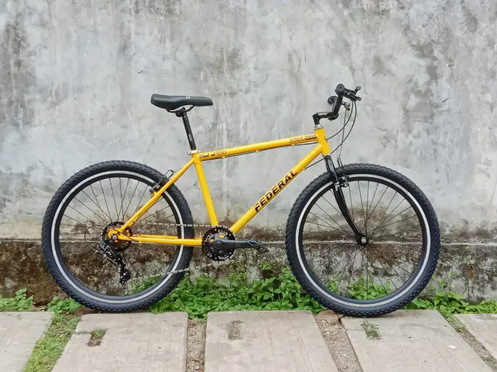 Commuter bike / sepeda kalcer yellow