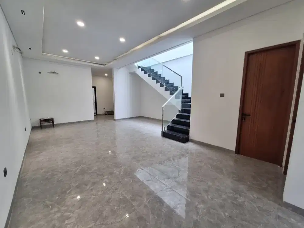 Harga Spesial Rumah Brand New 2.5 Lantai Kelapa Gading