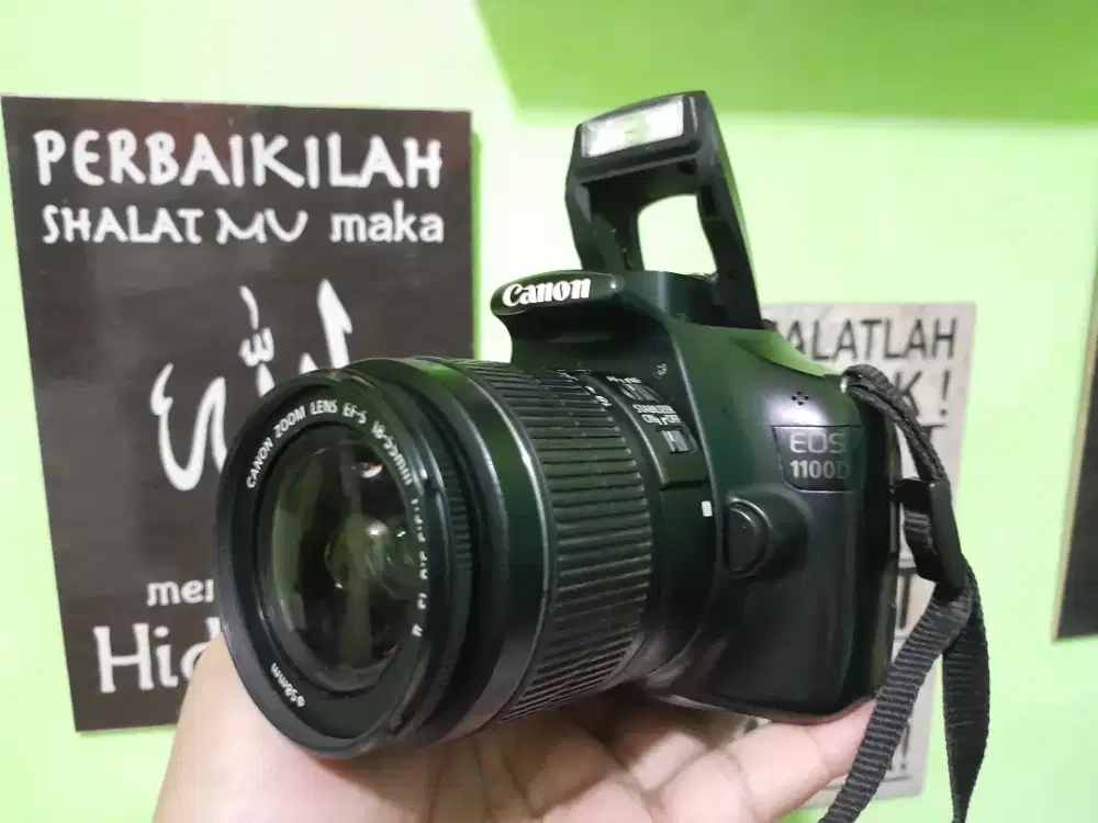 Kamera dslr Canon 1100D
