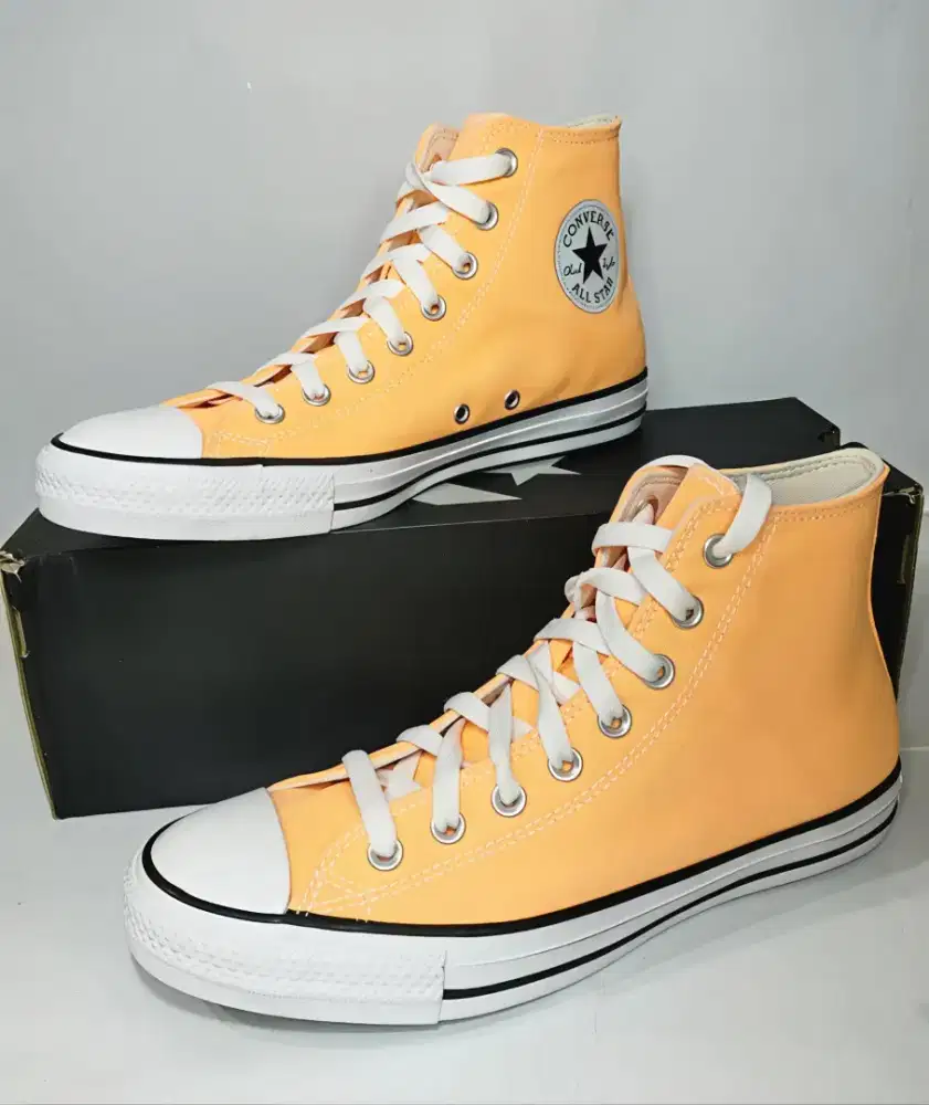 Converse CTAS HI A04392C Men's Shoes