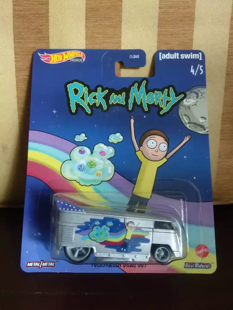 Hot wheels Volkswagen Drag Bus dari seri Premium Rick and Morty. 