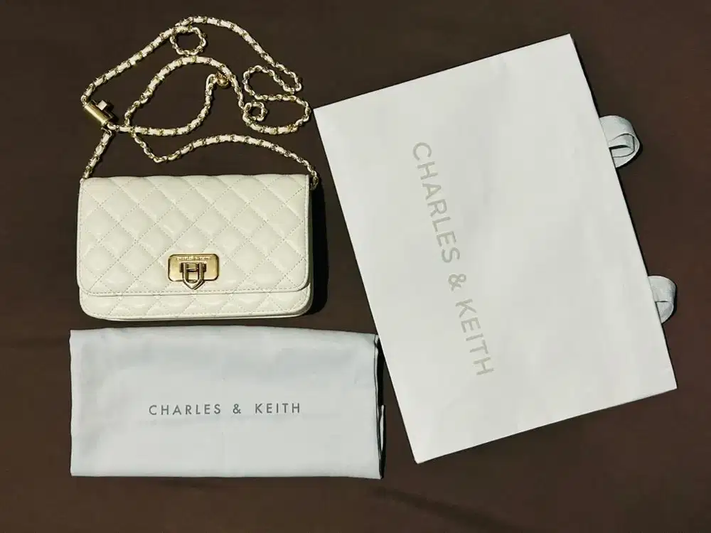 TAS CHARLES & KEITH
