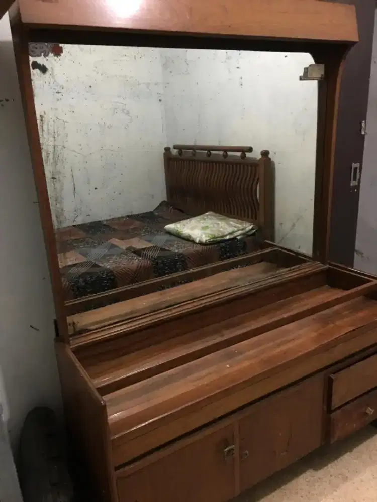 Lemari rias kayu jati