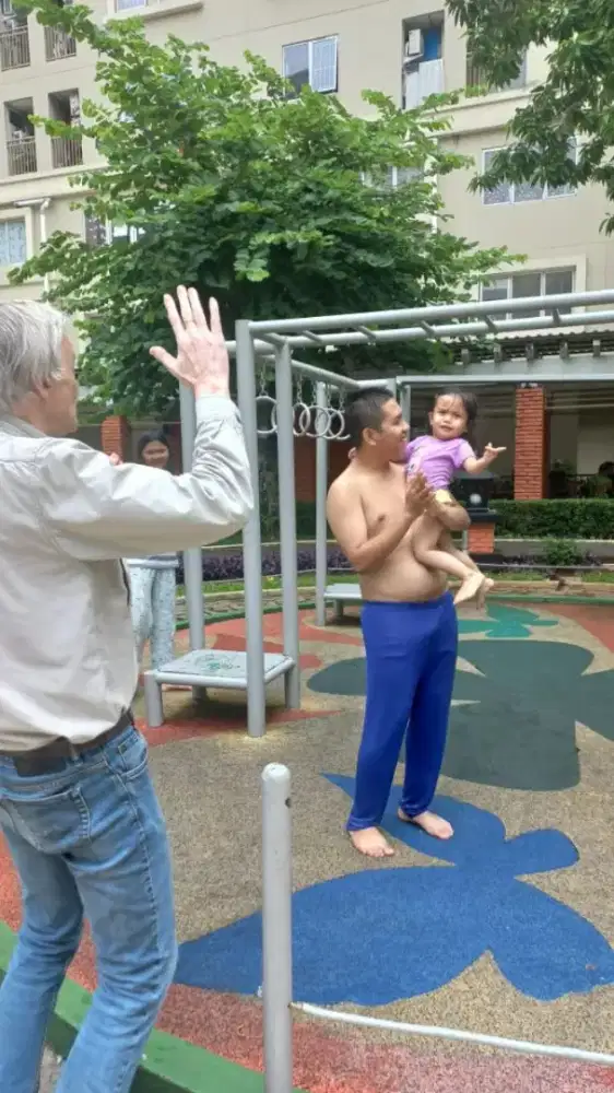 DIBUTUHKAN SEGERA BABY SITTER+ART SEGERA